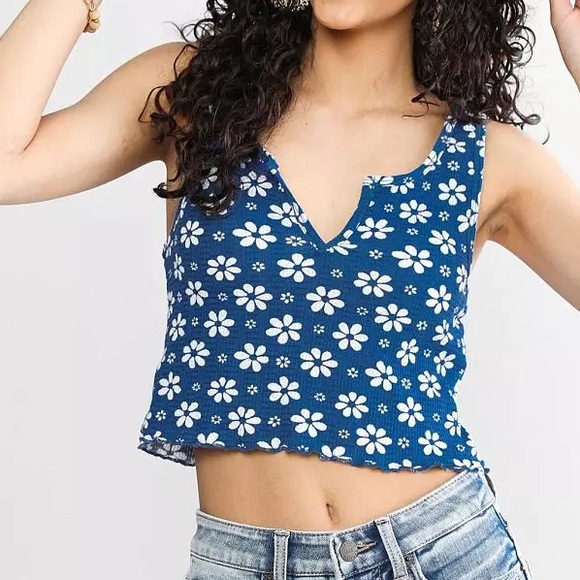 BILLABONG Women’s Blue Notch Tank Top Daisy Floral Print Cropped size: Medium - Picture 1 of 6